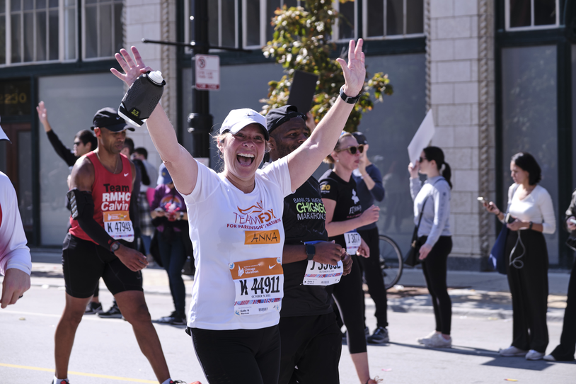 Anna Haber running a marathon